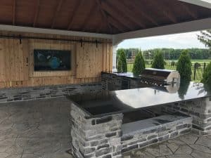 Read more about the article Why Adding an Amazing Outdoor Kitchen in 2023 is a Must for Your Home