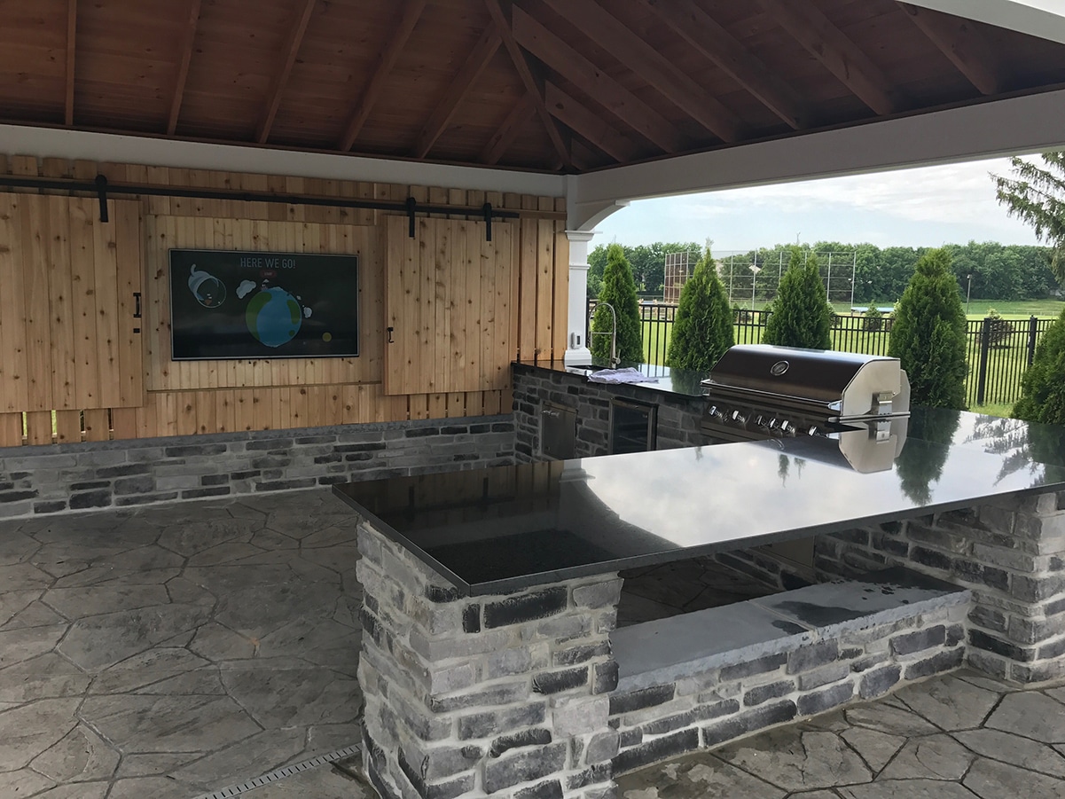 You are currently viewing Why Adding an Amazing Outdoor Kitchen in 2023 is a Must for Your Home
