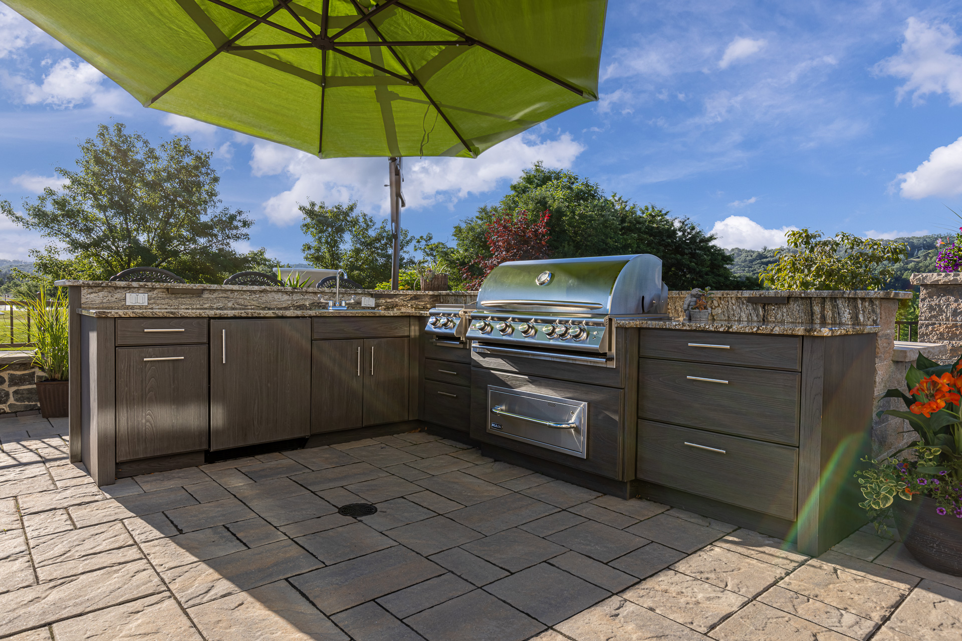 You are currently viewing The Ultimate Guide to Outdoor Kitchens and Outdoor Lighting in Palmer Township, PA